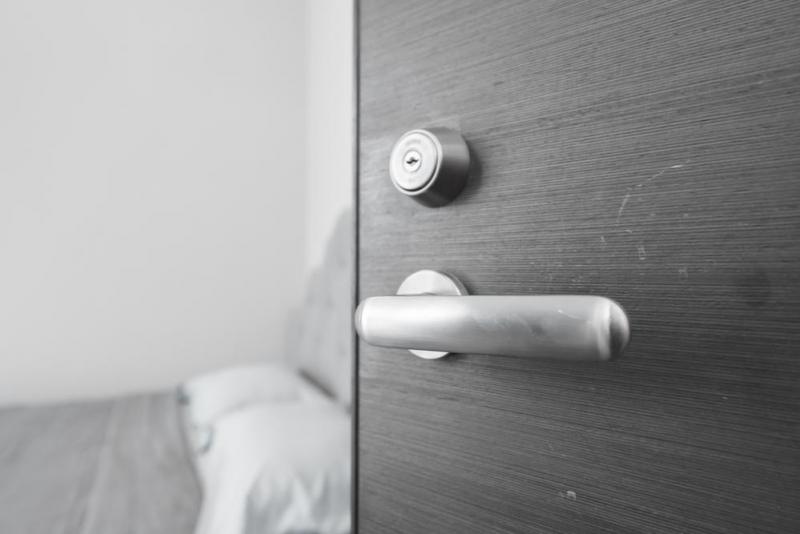 Installation des portes &agrave; Spicheren : s&eacute;curit&eacute; et esth&eacute;tique assur&eacute;es